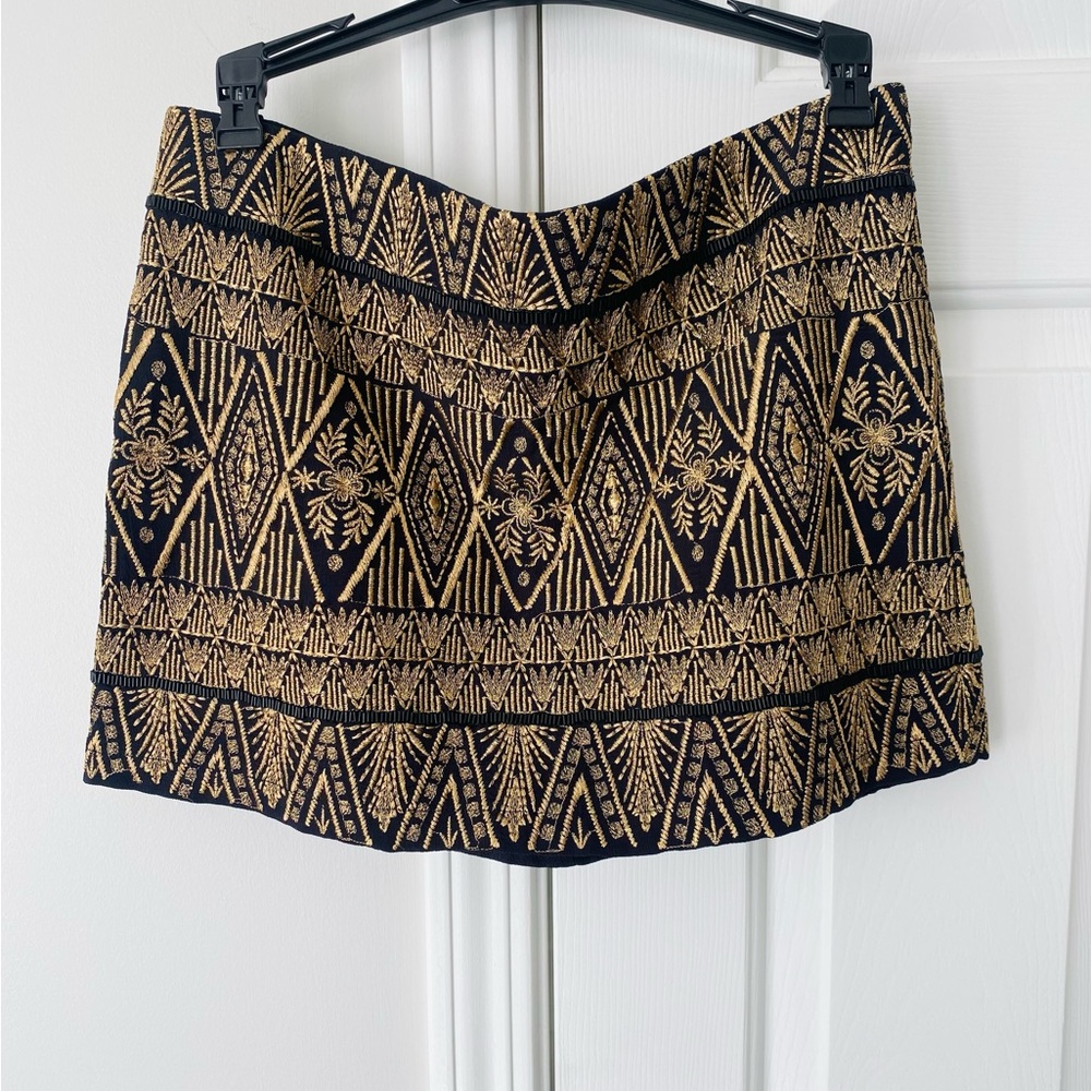 Elegant Black and Gold Patterned Skirt